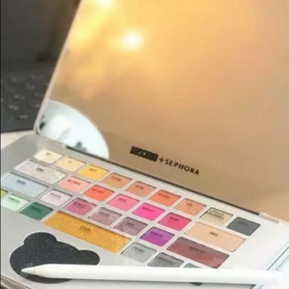 MOSCHINO x SEPHORA LIMITED EDITION LAPTOP EYESHADOW PALETTE—NEW - Picture 9 of 15
